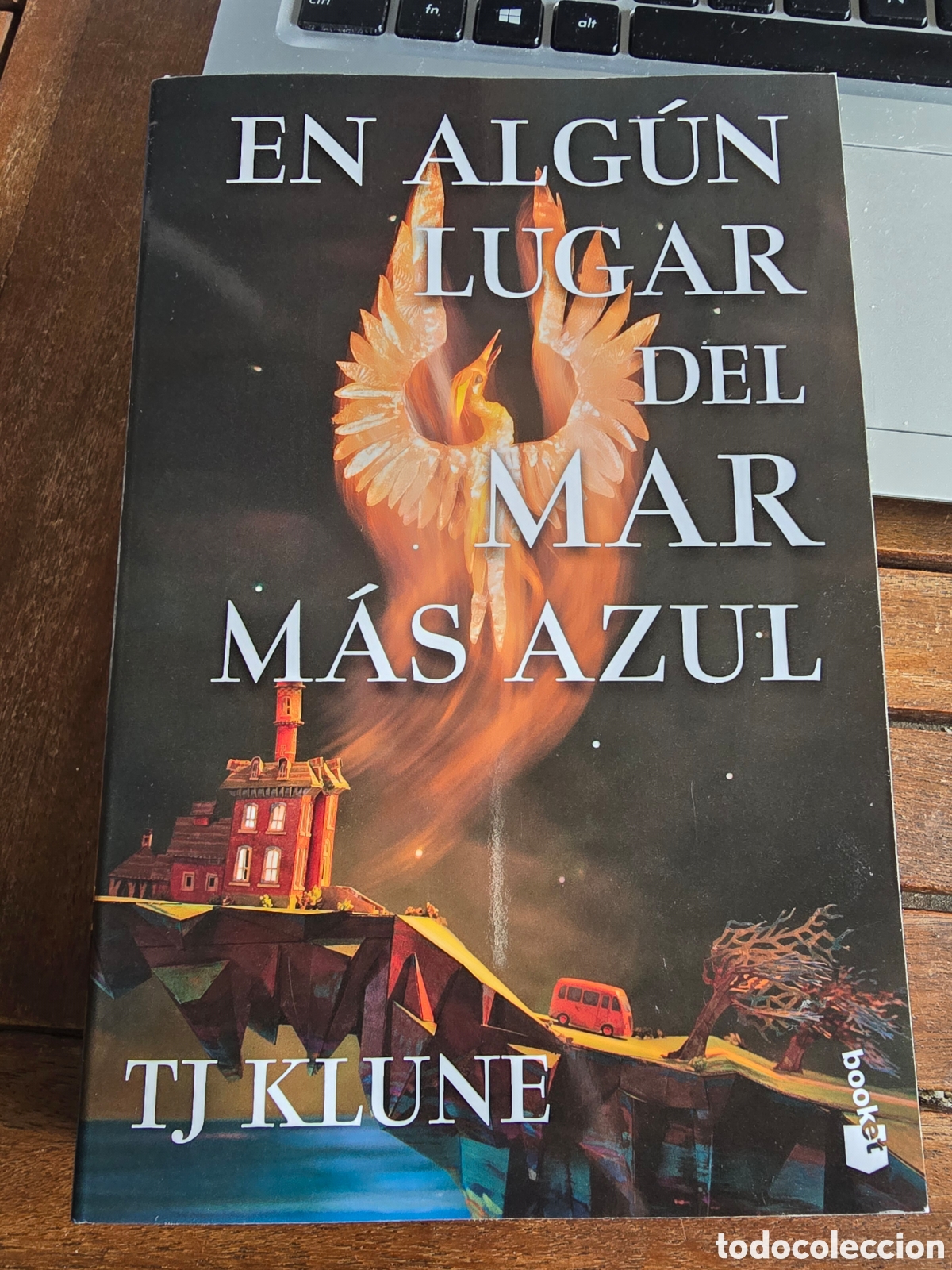 Libros de segunda mano: En alg&uacute;n lugar del mar m&aacute;s azul TJ Klune BOOKET 2026 novela