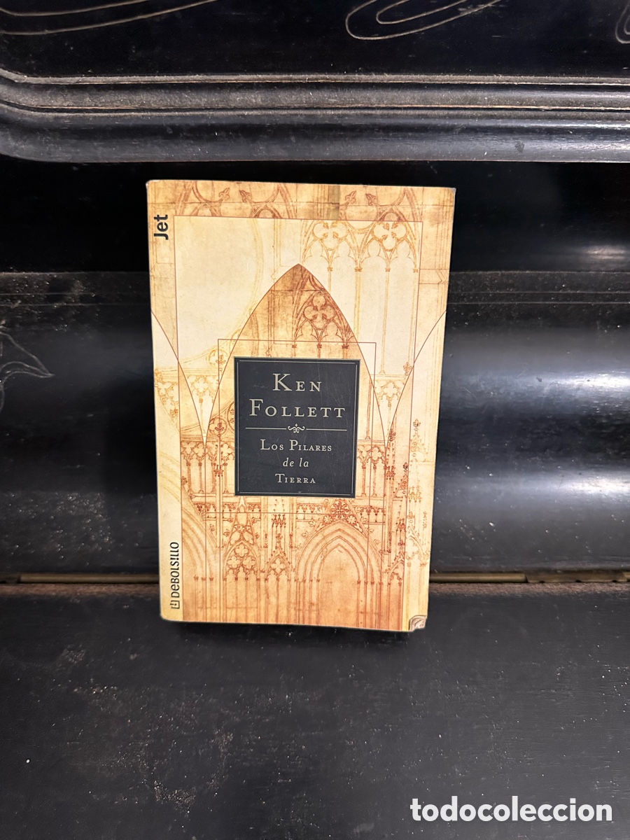 Libros de segunda mano: libro Los Pilares de la Tierra de Ken Follett en su edici&oacute;n de bolsillo por Debolsillo