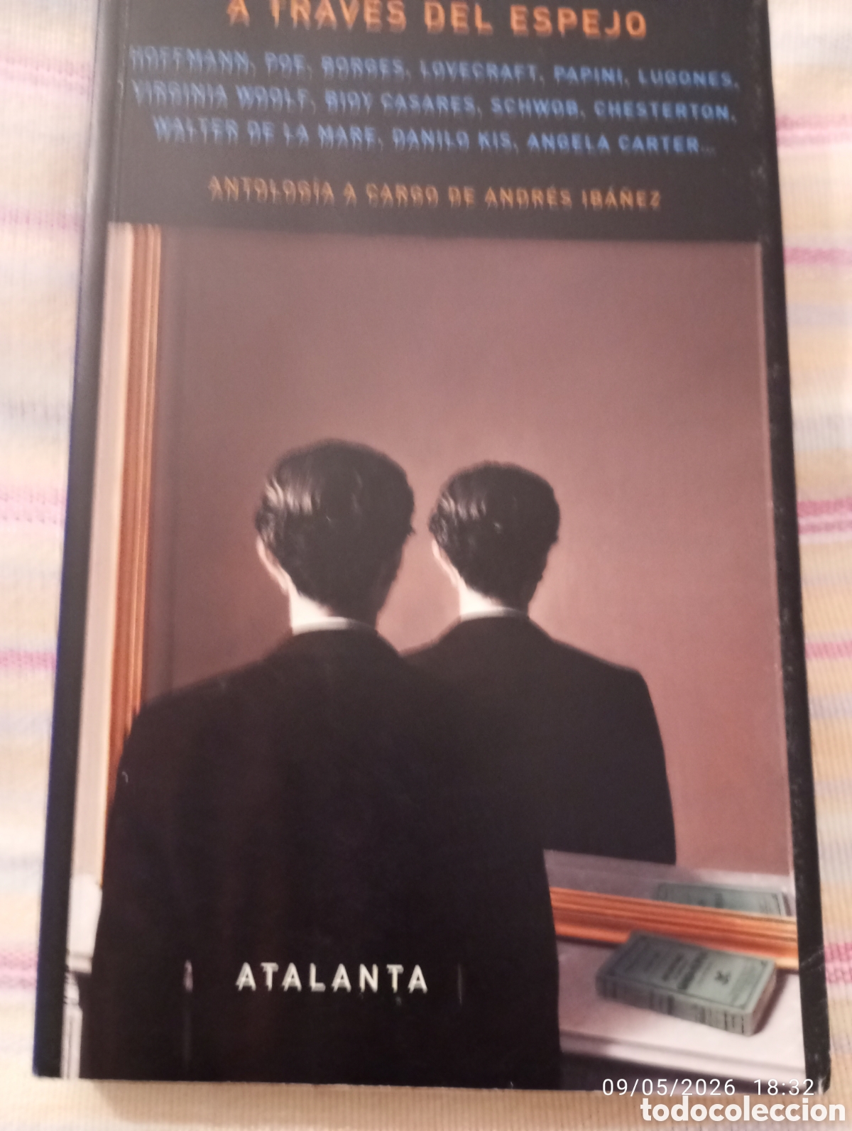 Libros de segunda mano: A traves del espejo . Varios autores .Atalanta