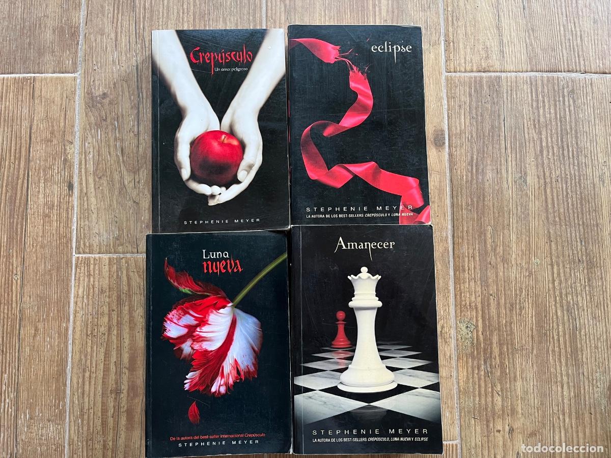 Libros de segunda mano: SAGA CREP&Uacute;SCULO. CREP&Uacute;SCULO, LUNA NUEVA, ECLIPSE Y AMANECER. 4 TOMOS. - STEPHENE MEYER