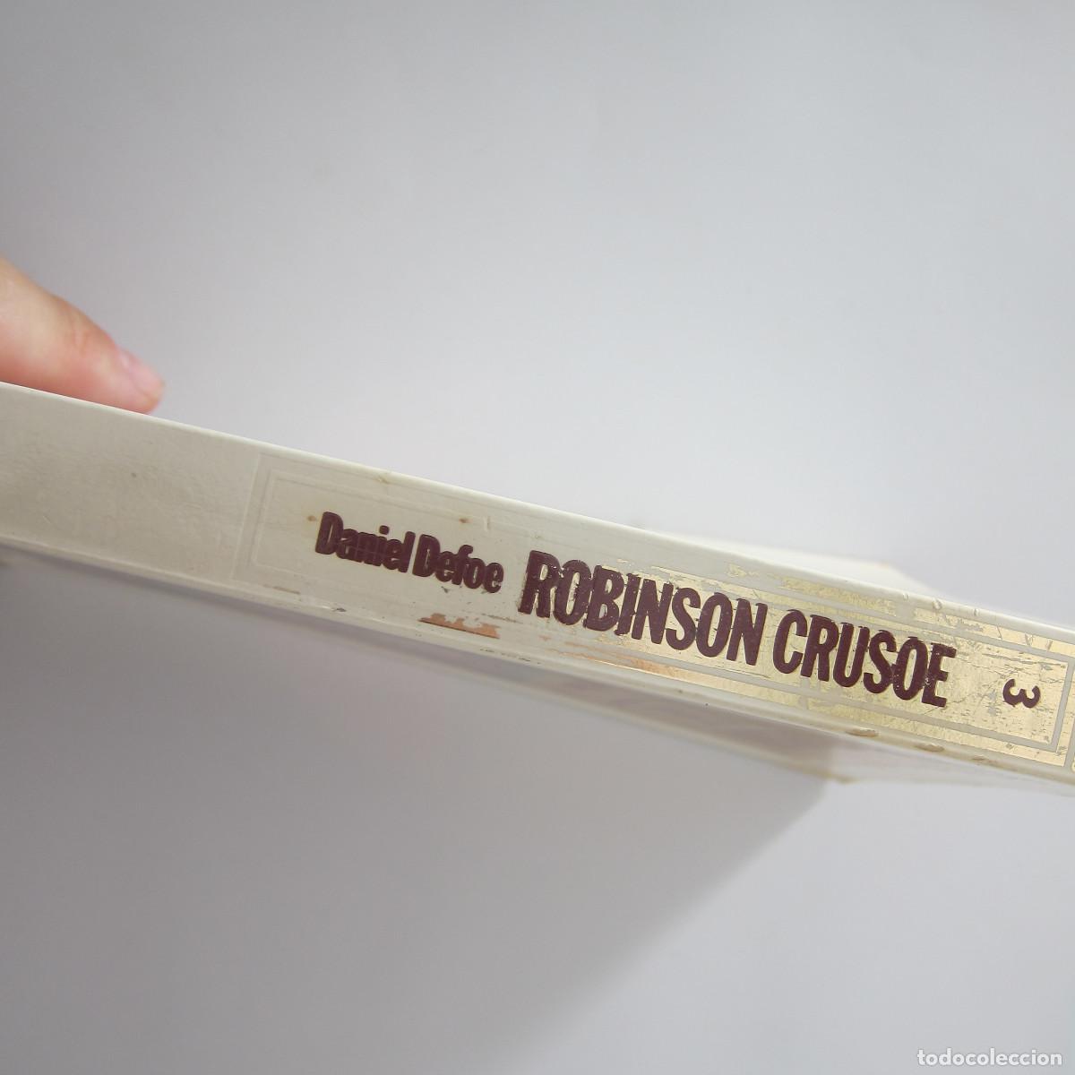 Libros de segunda mano: ROBINSON CRUSOE - DANIEL DEFOE (ORBIS) NOVELA - Foto 2