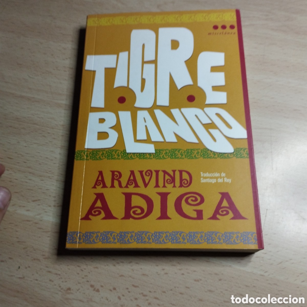 Libros de segunda mano: Tigre Blanco. Aravind Adiga. 2008. Miscel&aacute;nea 1&ordf; Edici&oacute;n