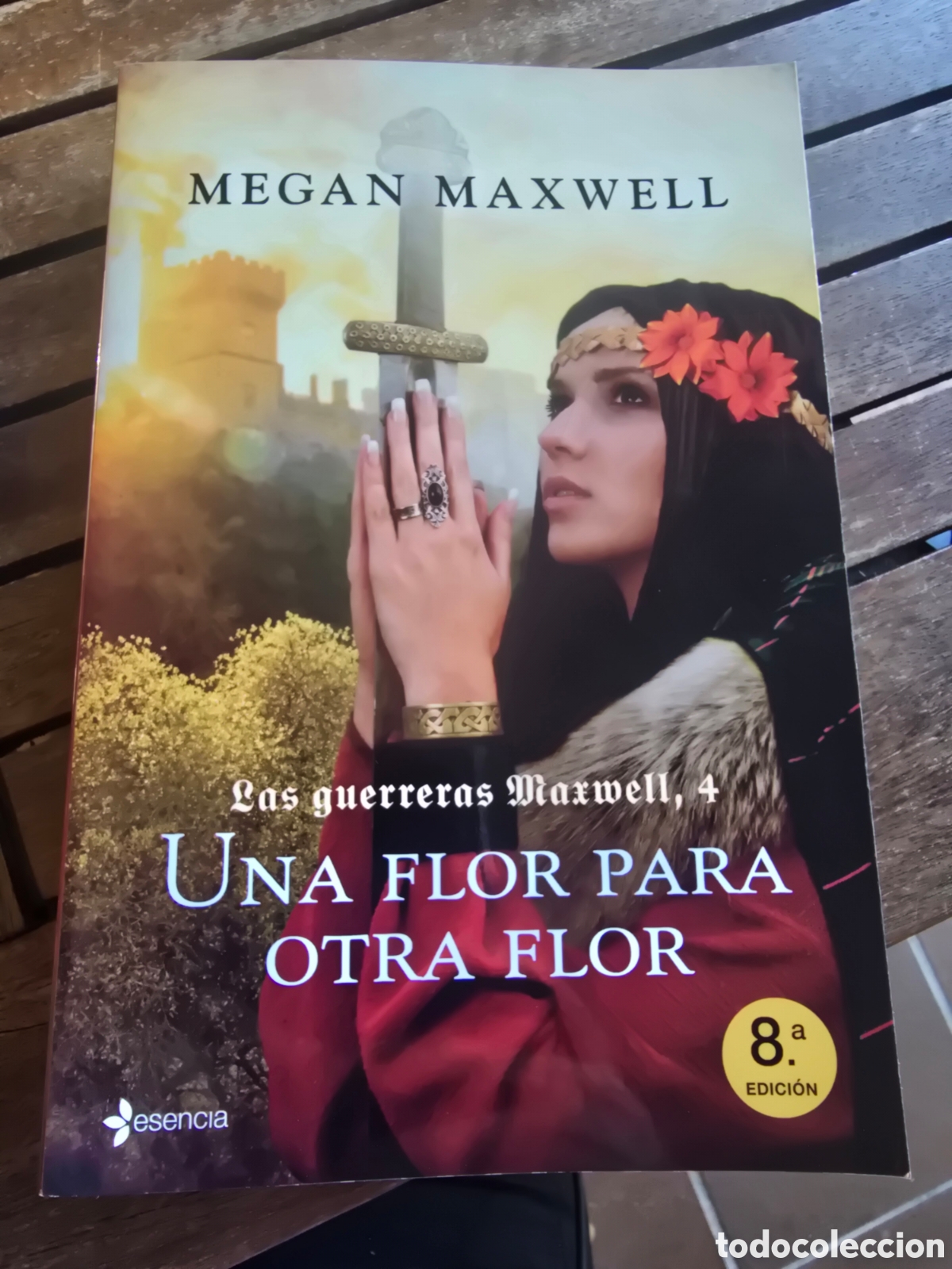 Libros de segunda mano: UNA FLOR PARA OTRA FLOR las guerreras maxwell 4 MAXWELL, MEGAN Editorial ESENCIA 2026 novela