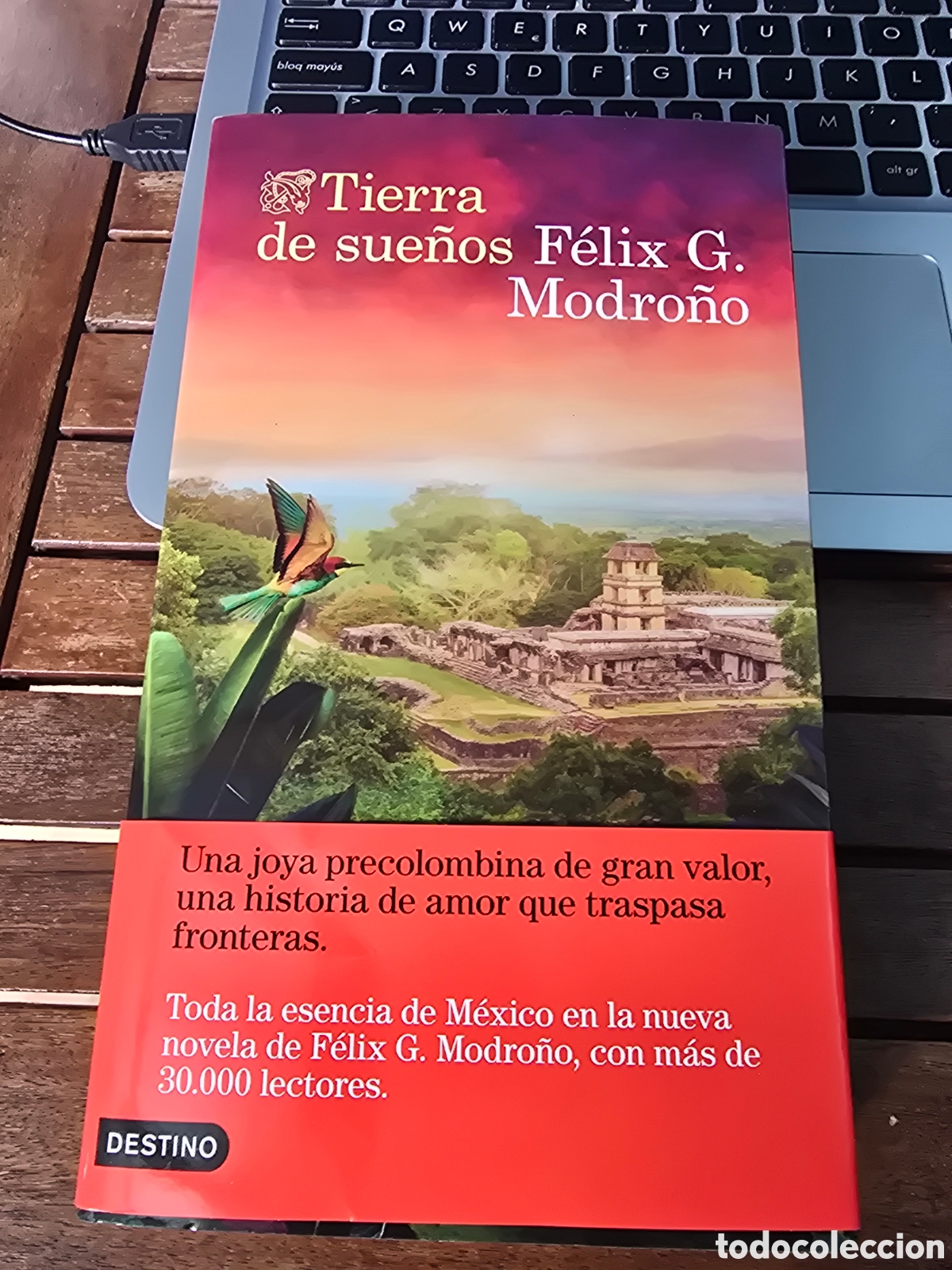 Libros de segunda mano: Tierra de sue&ntilde;os F&eacute;lix G Modro&ntilde;o Editorial DESTINO 2026 novela mexico guerra civil espa&ntilde;ola