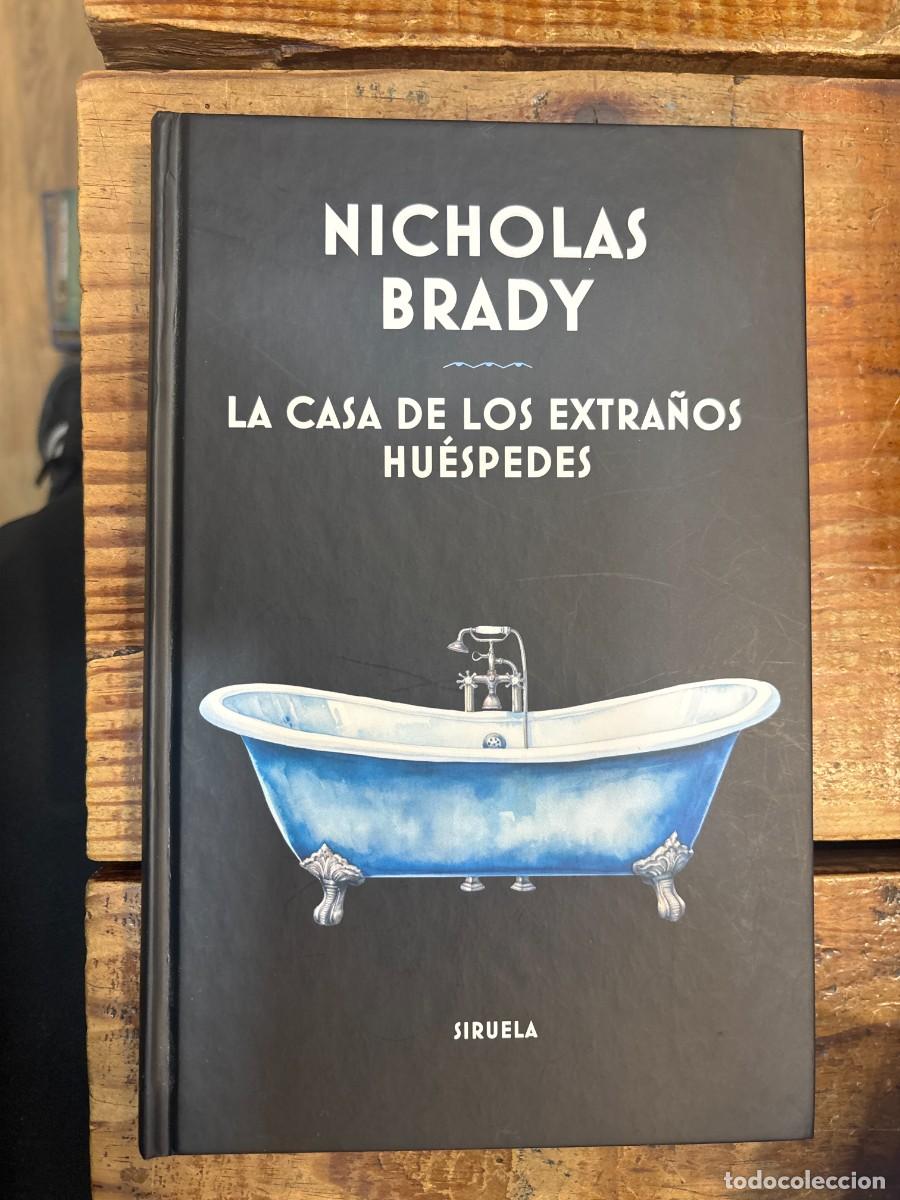 Libros de segunda mano: La casa de los extra&ntilde;os hu&eacute;spedes Brady, Nicholas