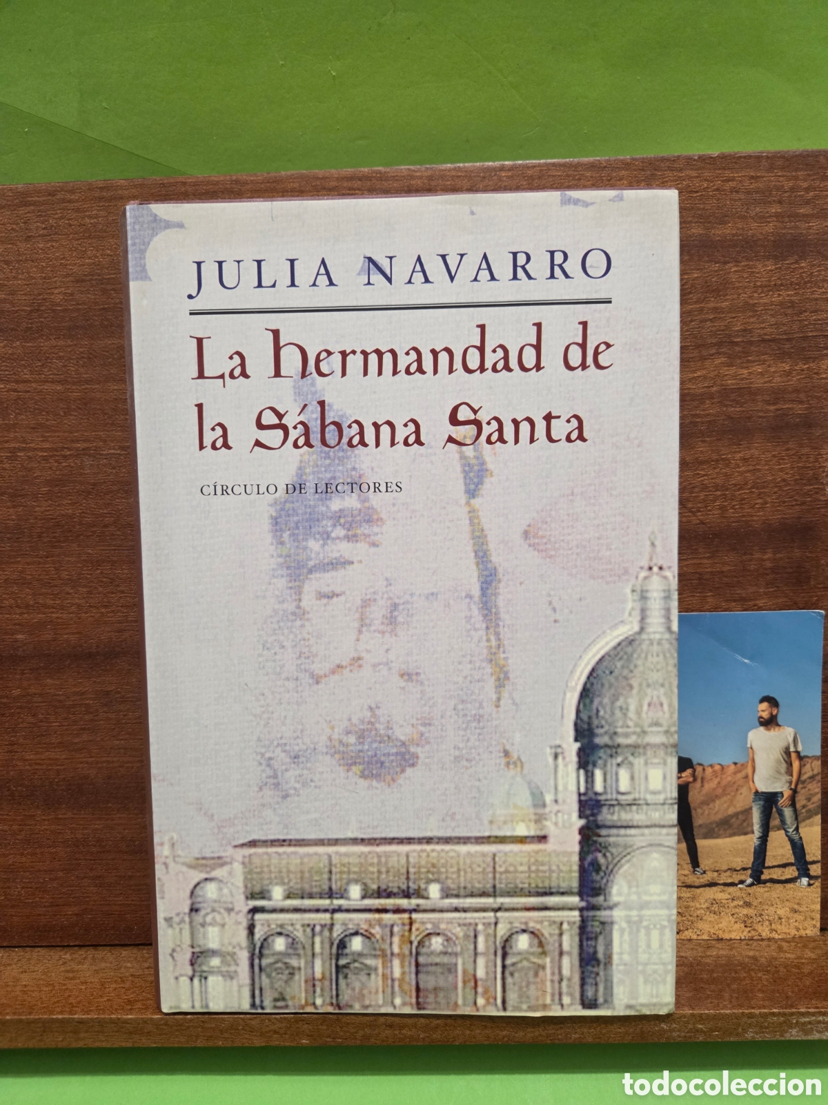 Libros de segunda mano: JULIA NAVARRO...&rdquo;&rdquo;LA HERMANDAD DE LA SABANA SANTA&rdquo;&rdquo;...CIRCULO DE LECTORES...2004...