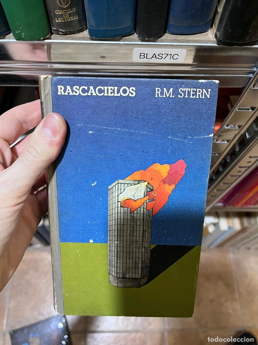 Libros de segunda mano: BLAS71C &mdash; R. M. Stern &mdash; Rascacielos &mdash; editorial no visible &mdash;
