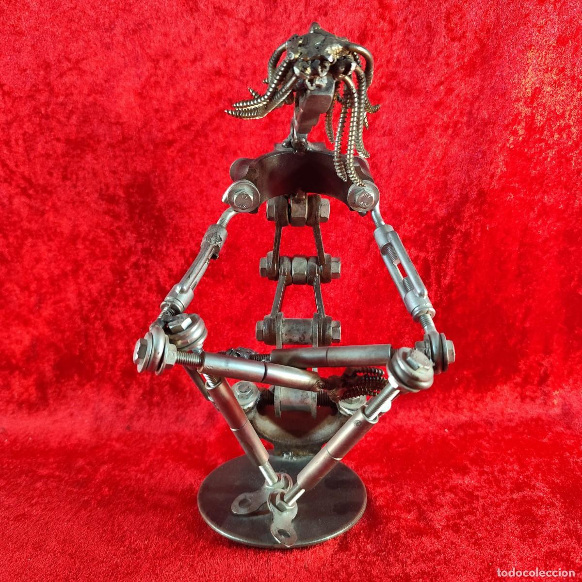 Libros de segunda mano: ESCULTURA DE DISE&Ntilde;O HECHA CON METALES REAPROVECHADOS - ARTISTA A. COSTAFREDA LLEIDA - 25 CM