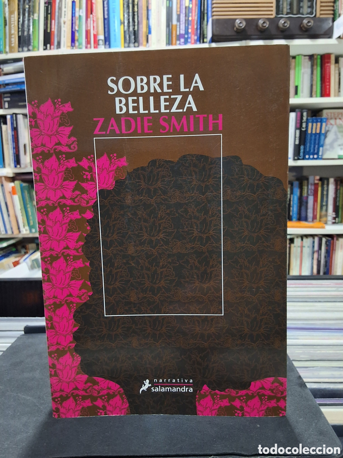 Libros de segunda mano: SOBRE LA BELLEZA - ZADIE SMITH - ENV&Iacute;O DESDE 1,95 &euro;
