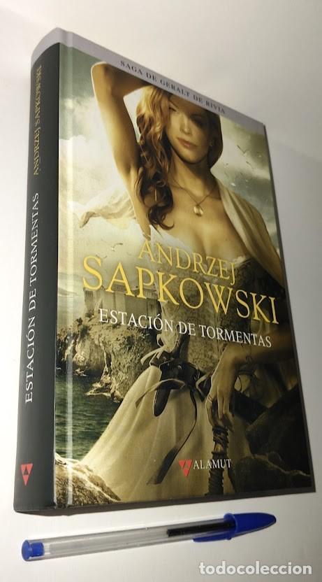 Libros de segunda mano: Estaci&oacute;n de Tormentas - Andrzej Sapkowski - Saga de Geralt de Rivia - Alamut 3&ordf; reimpresi&oacute;n 2019
