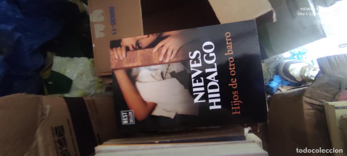Libros de segunda mano: Hijos de otro barrio - Hidalgo, Nieves