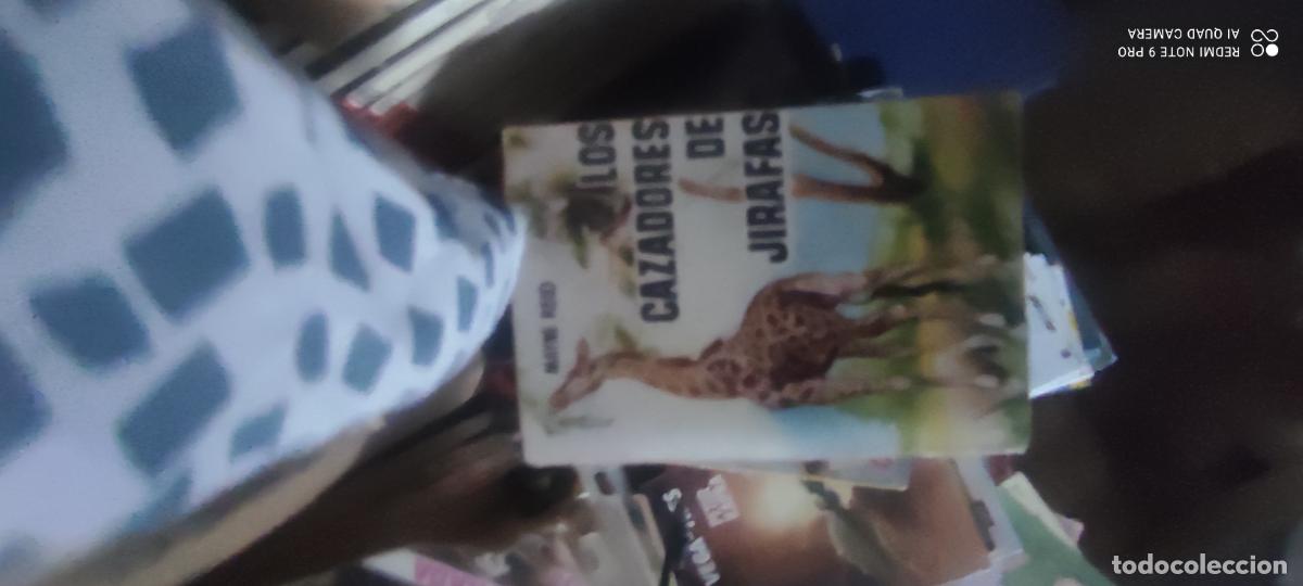 Libros de segunda mano: Los cazadores de jirafas. Minilibro