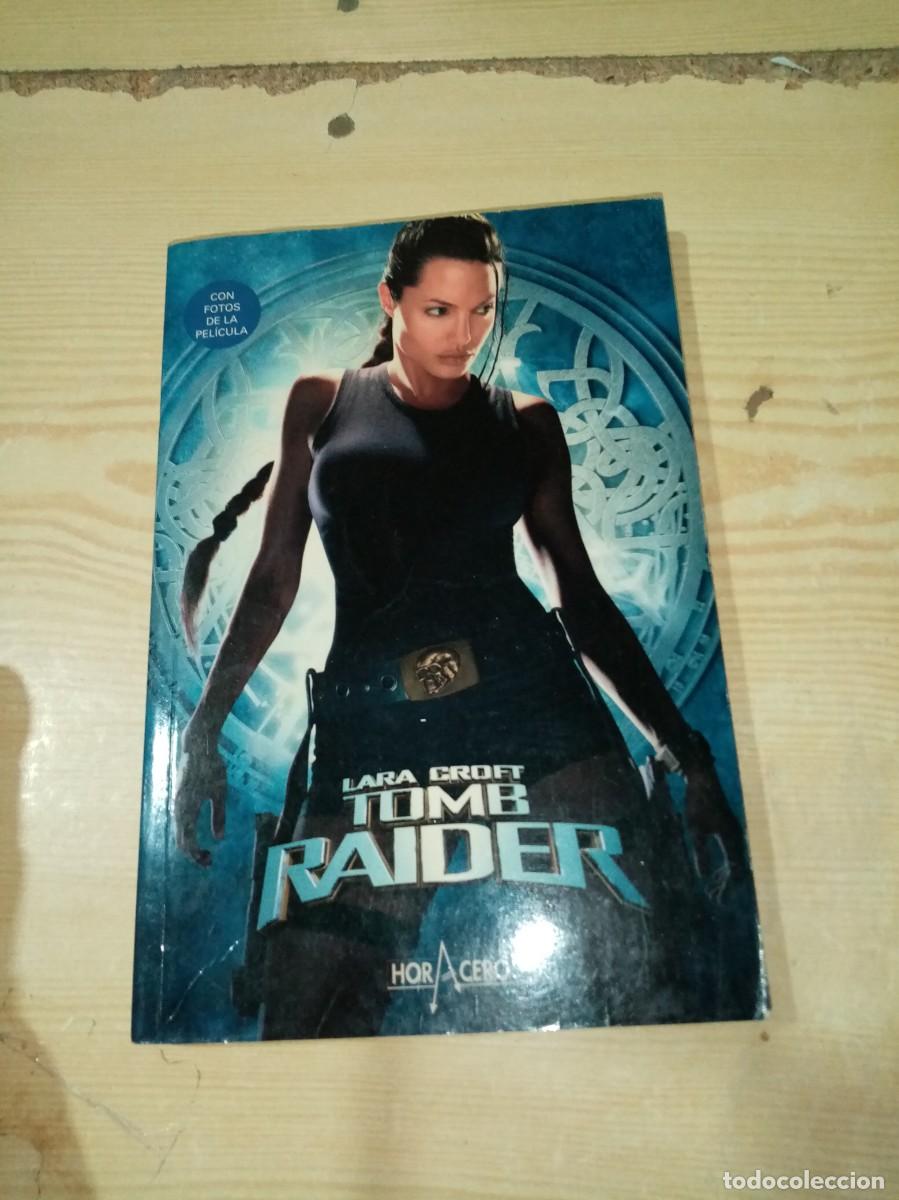 Libros de segunda mano: LARA CROFT. TOMB RAIDER. EST12B2