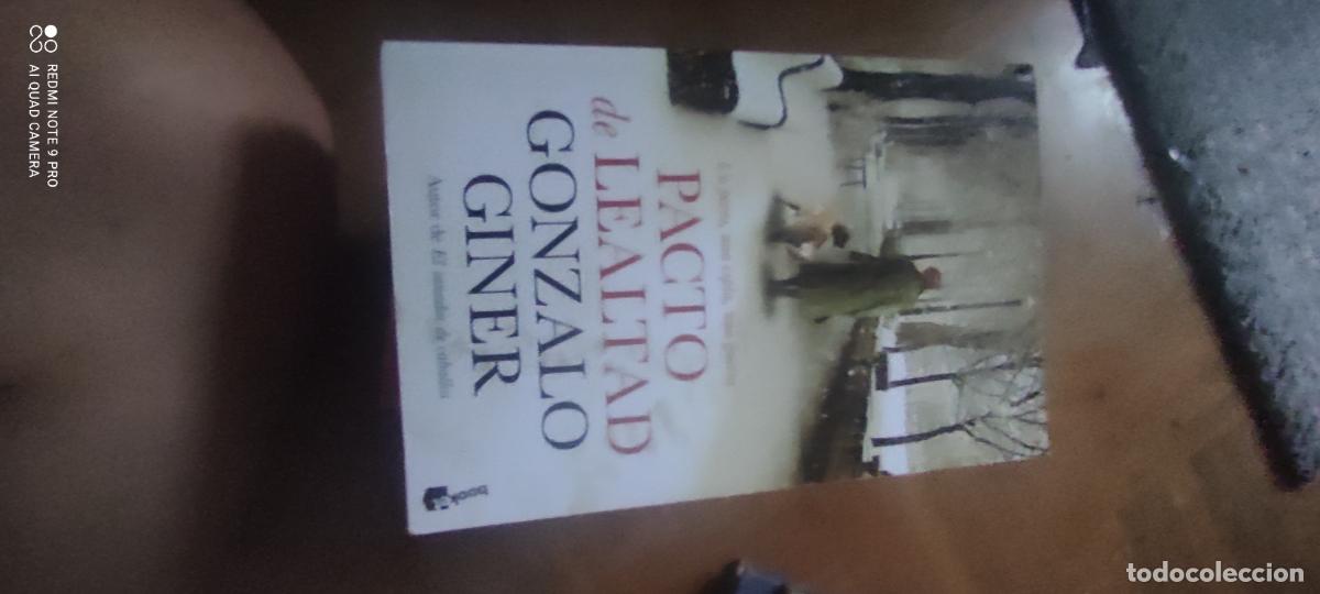 Libros de segunda mano: PACTO DE LEALTAD UN PERRO, UNA ESP&Iacute;A, UNA GUERRA / GONZALO GINER / PLANETA 2015