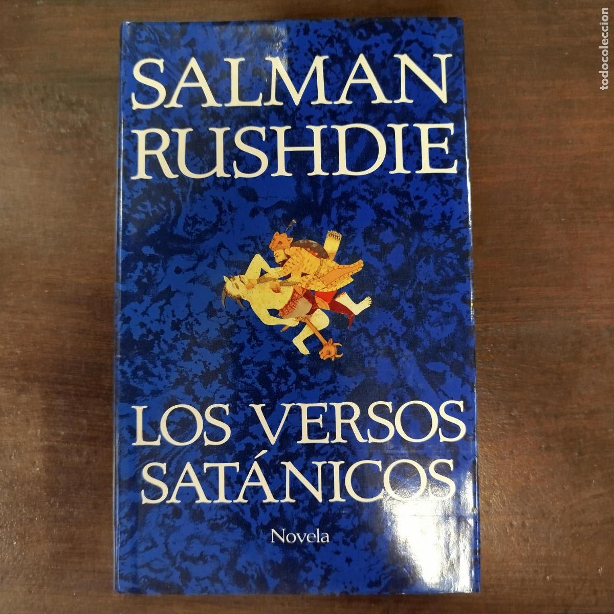 Libros de segunda mano: LOS VERSOS SAT&Aacute;NICOS - SALMAN RUSHDIE