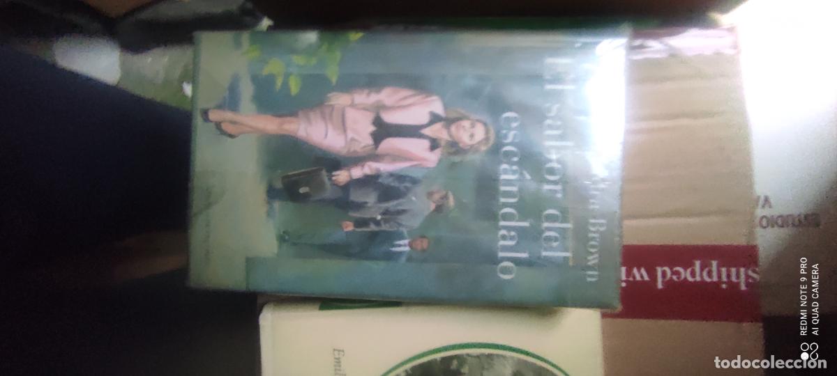 Libros de segunda mano: Sandra Brown - El sabor del esc&aacute;ndalo