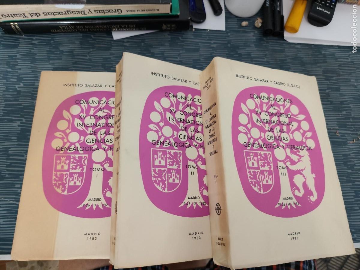Libri di seconda mano: COMUNICACIONES AL XV CONGRESO INTERNACIONAL DE LAS CIENCIAS GENEALOGICA Y HER&Aacute;LDICA,3 TOMOS,1983.