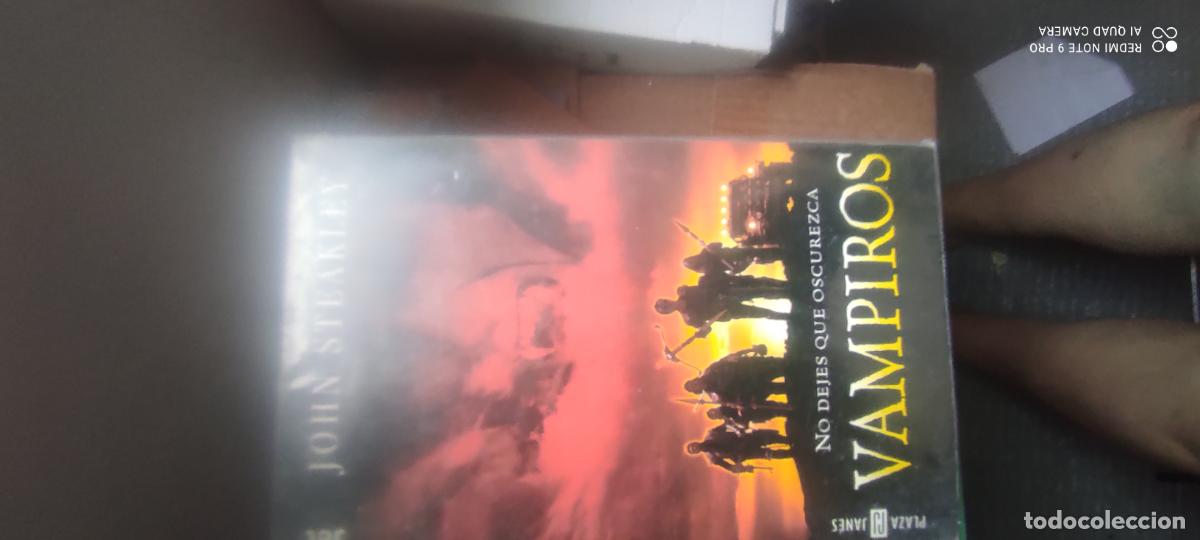 Libros de segunda mano: Vampiros John Steakley de Plaza Janes