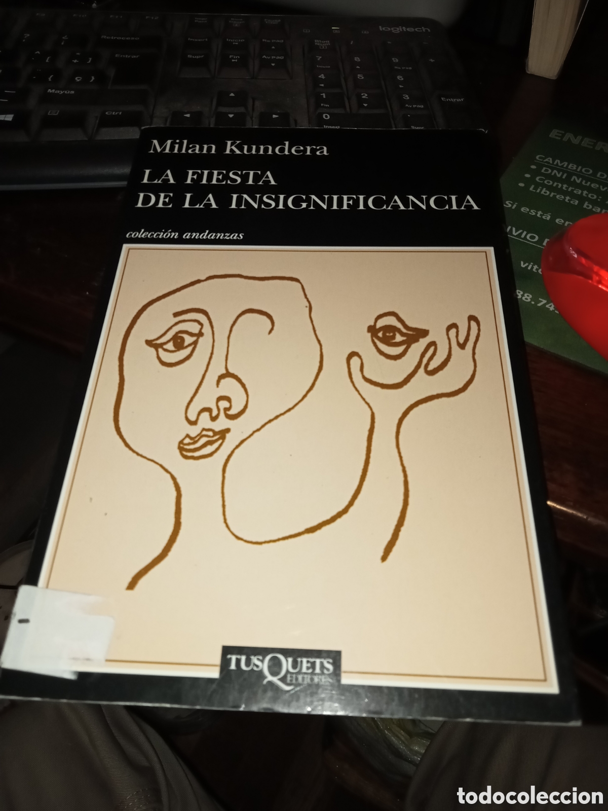 Libros de segunda mano: Mil&aacute;n Kundera. La fiesta de la insignificancia. Tusquets 2013