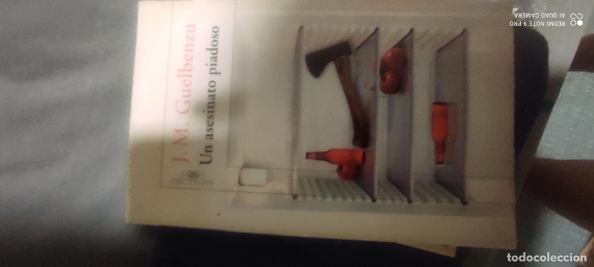 Libros de segunda mano: Un asesinato piadoso - Guelbenzu, Jos&eacute; Mar&iacute;a