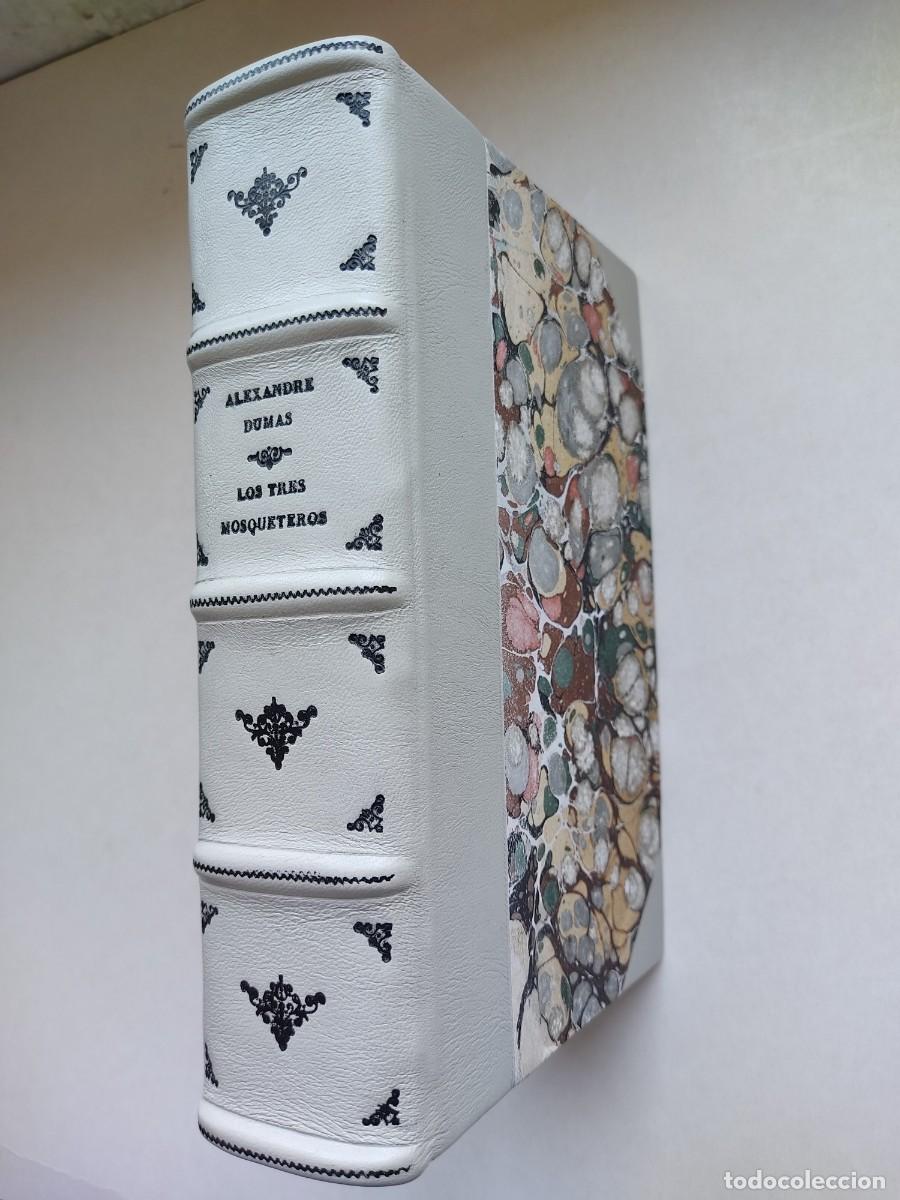 Libros de segunda mano: Los tres mosqueteros (1995) / Alexandre Dumas. Encuadernaci&oacute;n artesanal