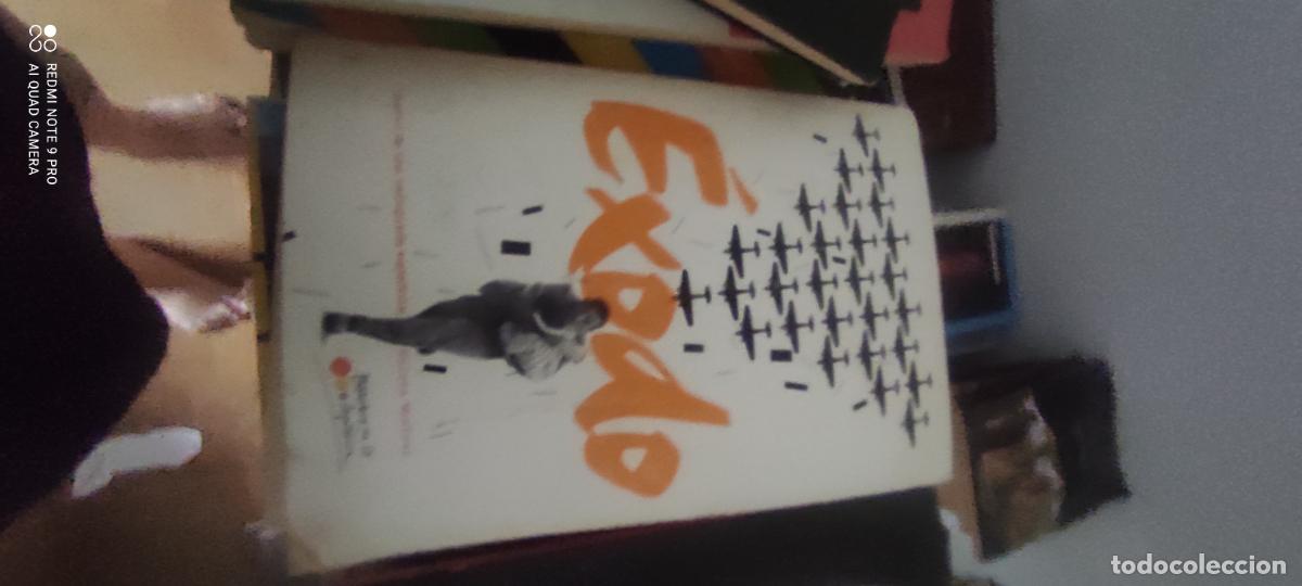 Libros de segunda mano: SILVIA MISTRAL - &Eacute;XODO - DIARIO P&Uacute;BLICO, 2011