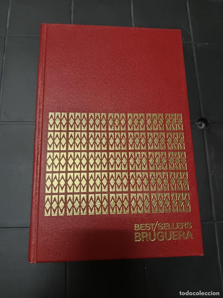 Libros de segunda mano: Enterrad mi Coraz&oacute;n en Wounded Knee, Dee Brown, Editorial Bruguera