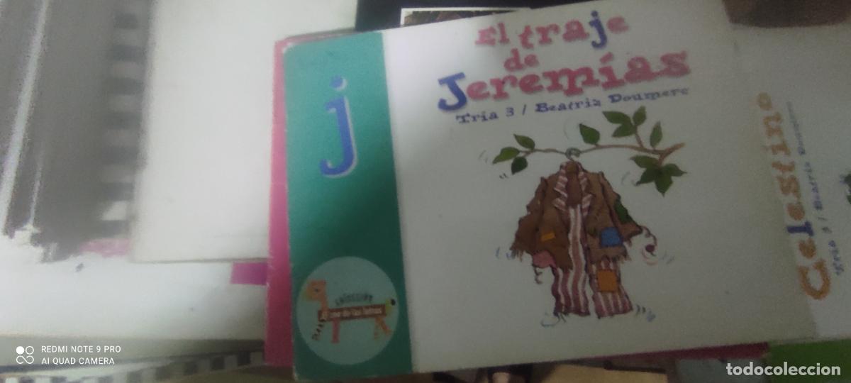 Libros de segunda mano: COLECCION EL ZOO DE LAS LETRAS 2004 El traje de jerem&iacute;as