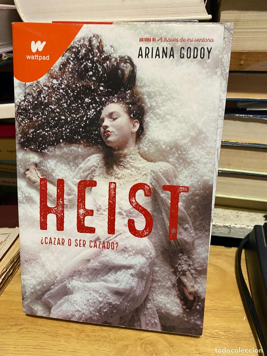 Libros de segunda mano: HEIST, CAZAR O SER CAZADO, ARIANA GODOY, WATTPAD