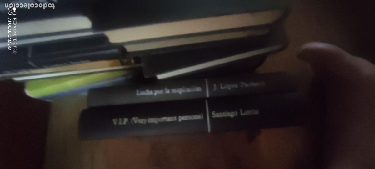 Libros de segunda mano: V.I.P. (VERY IMPORTANT PERSONS).- SANTIAGO LOREN