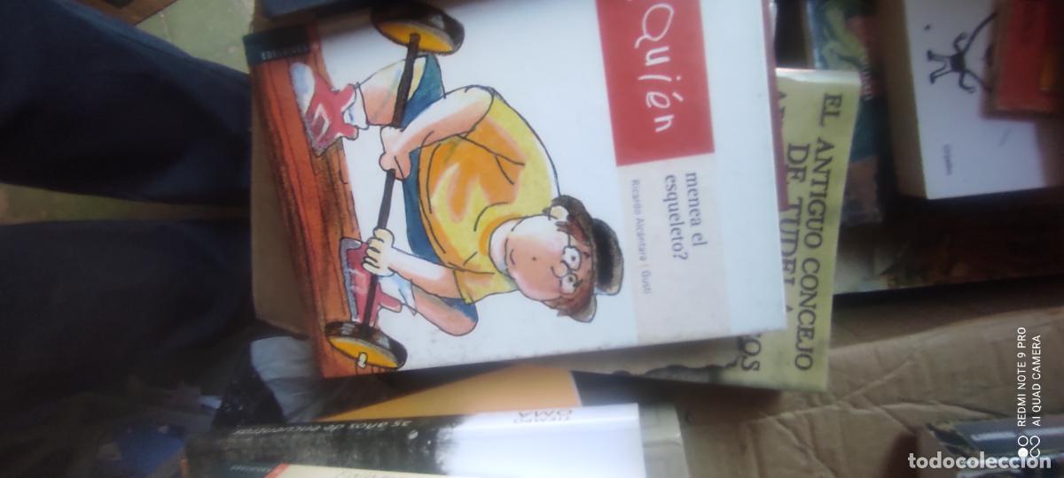 Libros de segunda mano: &iquest;Qui&eacute;n menea el Esqueleto? -Ricardo Alc&aacute;ntara- Ed. Edelvives