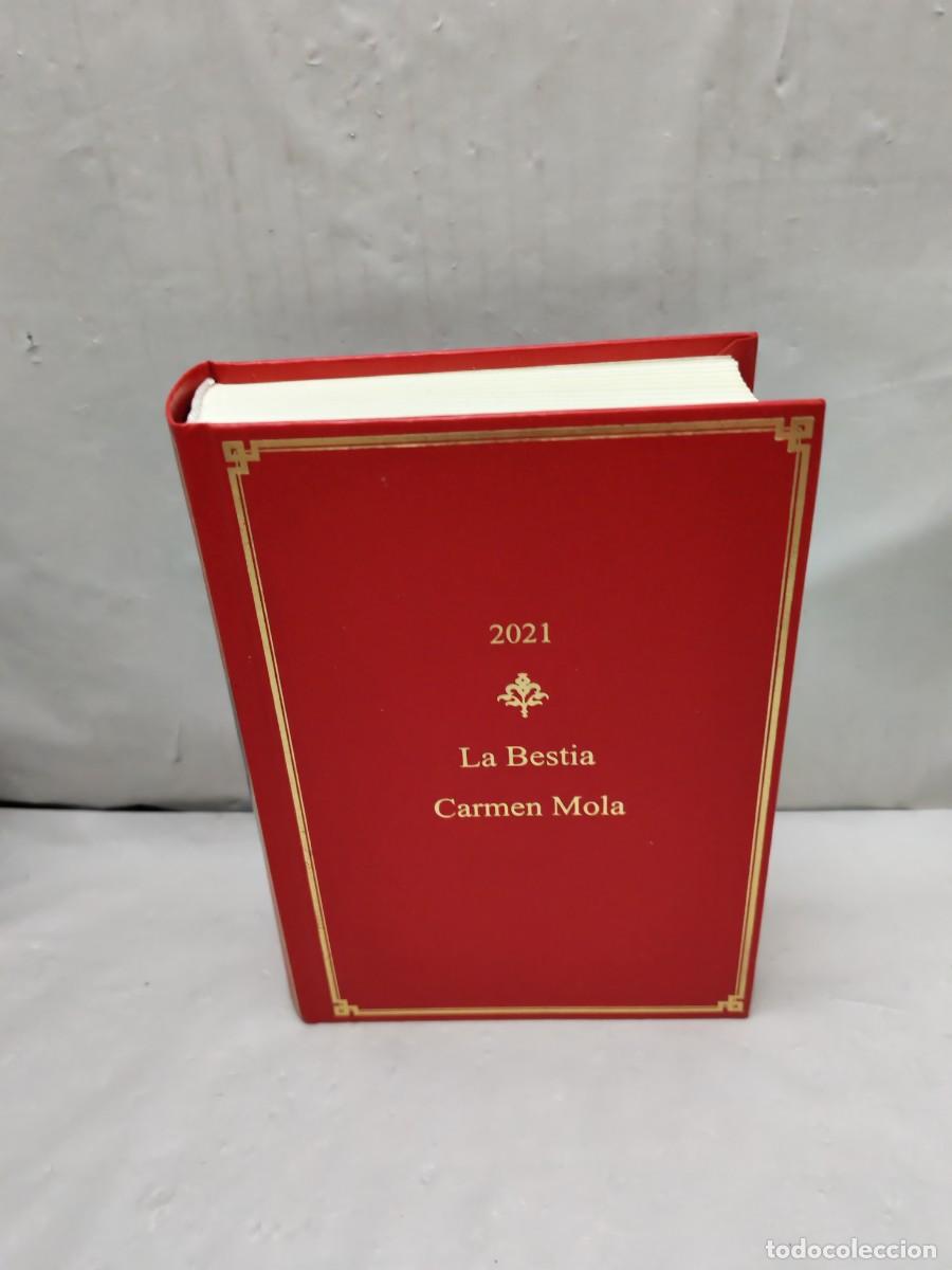 Libri di seconda mano: Carmen Mola: LA BESTIA (Primera edici&oacute;n, Dedicatorias y Firmas Serigrafiadas de Autores)