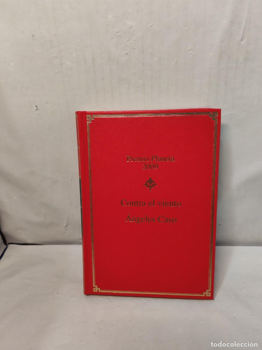 Gebrauchte B&uuml;cher: CONTRA EL VIENTO (Primera edici&oacute;n, Dedicatoria y firma serigrafiadas de autora)