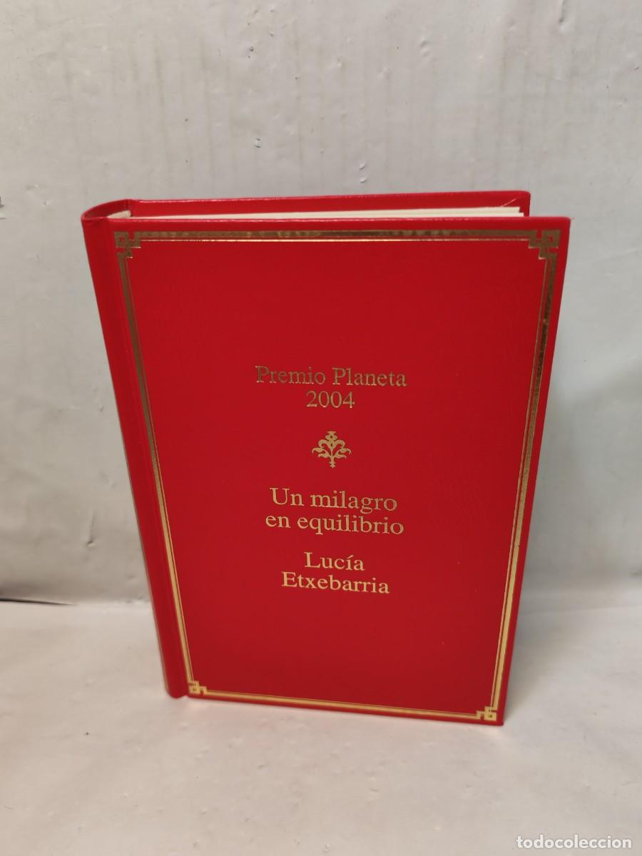 Gebrauchte B&uuml;cher: Un milagro en equilibrio (Primera edici&oacute;n, Dedicatoria y firma serigrafiadas de autora)