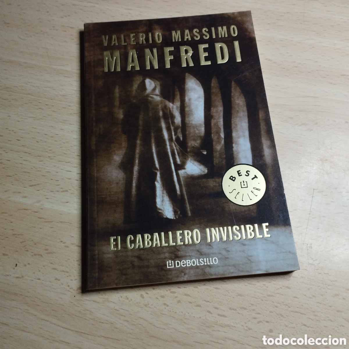 Libros de segunda mano: El caballero invisible. Valerio M&aacute;ximo Manfredi. 2004. DeBolsillo. No venal. Ex libris.