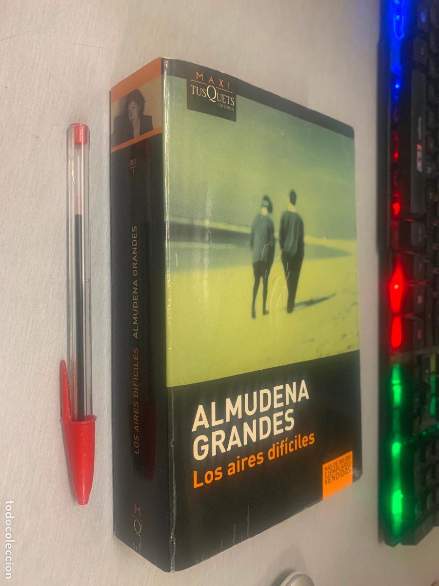 Libros de segunda mano: LOS AIRES DIF&Iacute;CILES / ALMUDENA GRANDES / MAXI TUSQUETS 2010