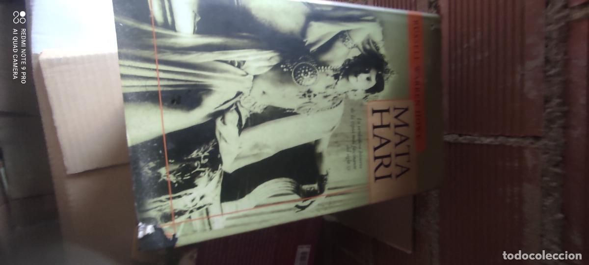Livros em segunda m&atilde;o: MATA HARI - RUSSELL WARREN HOWE
