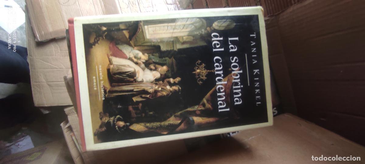 Livros em segunda m&atilde;o: La sobrina del Cardenal Tania Kinkel Emece Tapa dura
