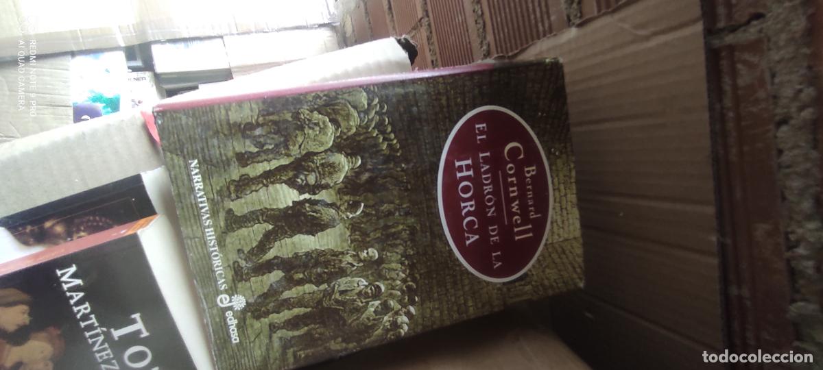 Libros de segunda mano: EL LADRON DE LA HORCA. BERNARD CORNWELL. EDHASA. 2003