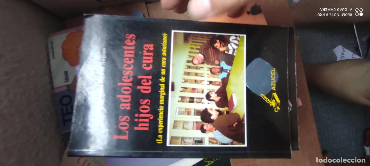 Livros em segunda m&atilde;o: Los adolescentes hijos del cura - Caferino Su&aacute;rez de los Angeles