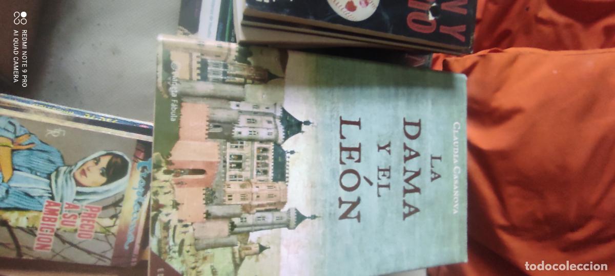 Libros de segunda mano: La dama y el le&oacute;n: Casanova, Claudia.