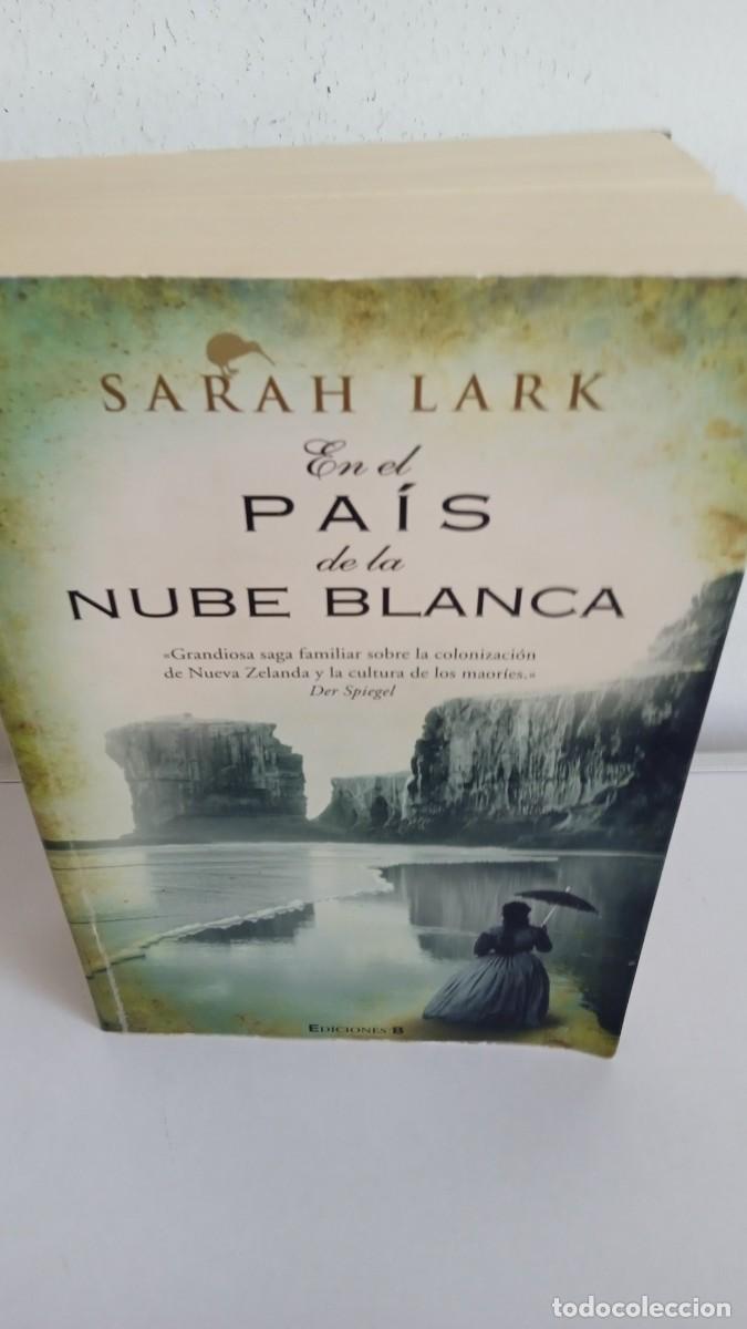 Libros de segunda mano: EN EL PA&Iacute;S DE LA NUBE BLANCA Sarah Lark