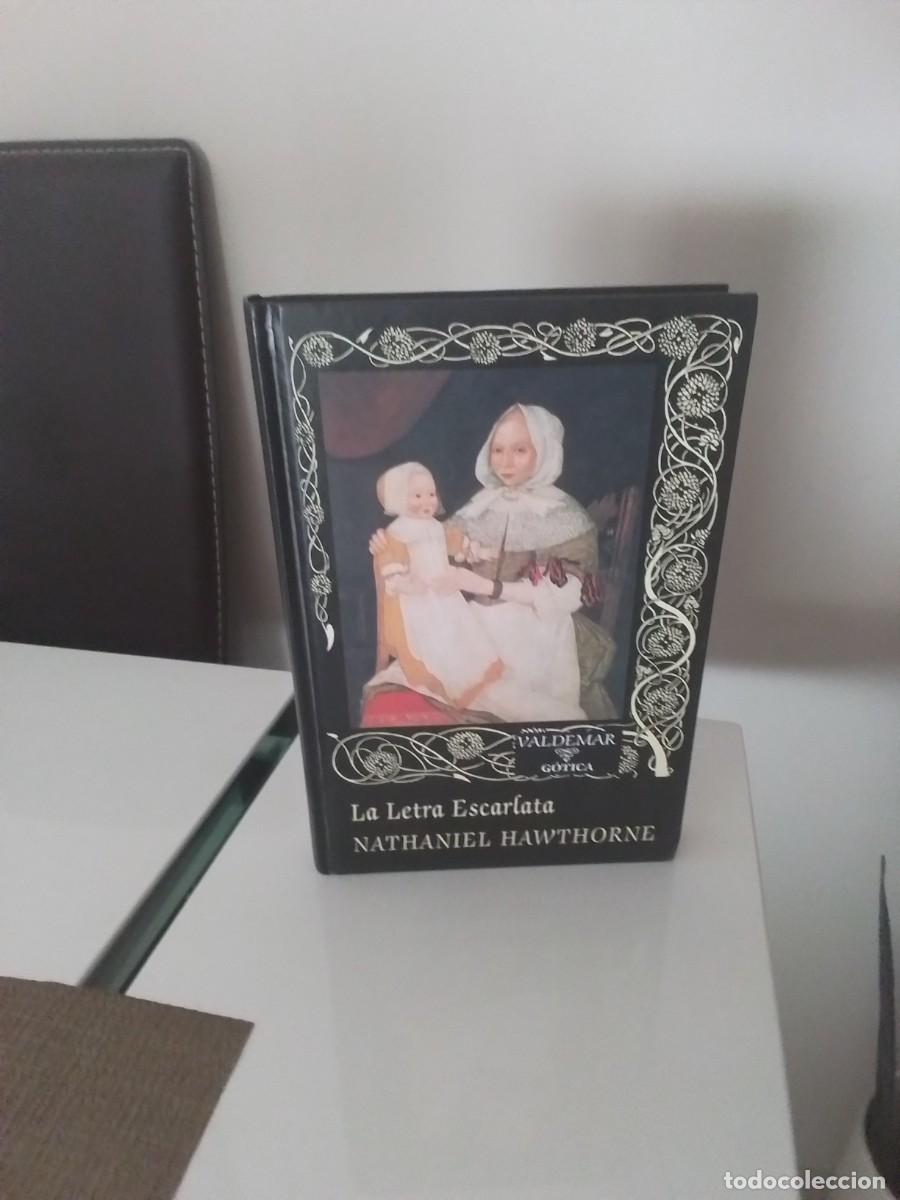 Gebrauchte B&uuml;cher: Nathaniel Hawthorne - La Letra Escarlata - editorial Valdemar G&oacute;tica (literatura cl&aacute;sica)