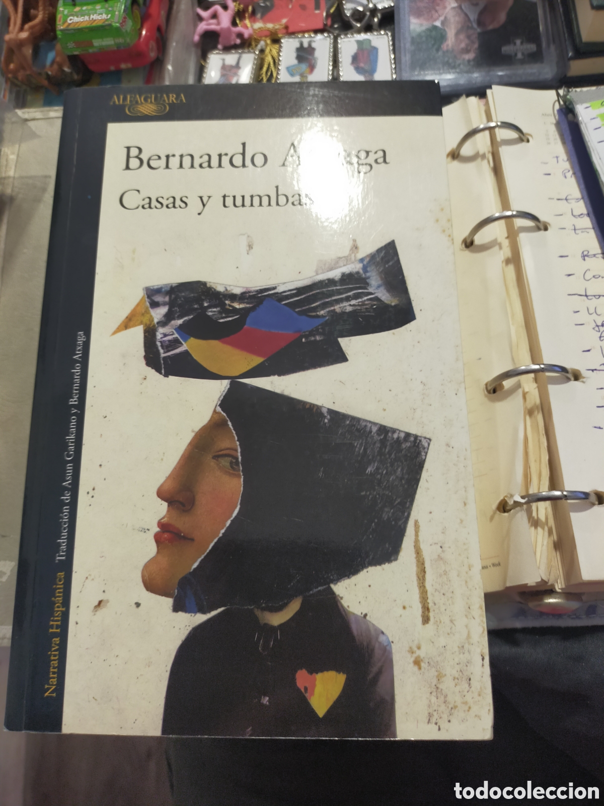 Libros de segunda mano: CASAS Y TUMBAS BERNARDO ATXAGA ALFAGUARA COMO NUEVO