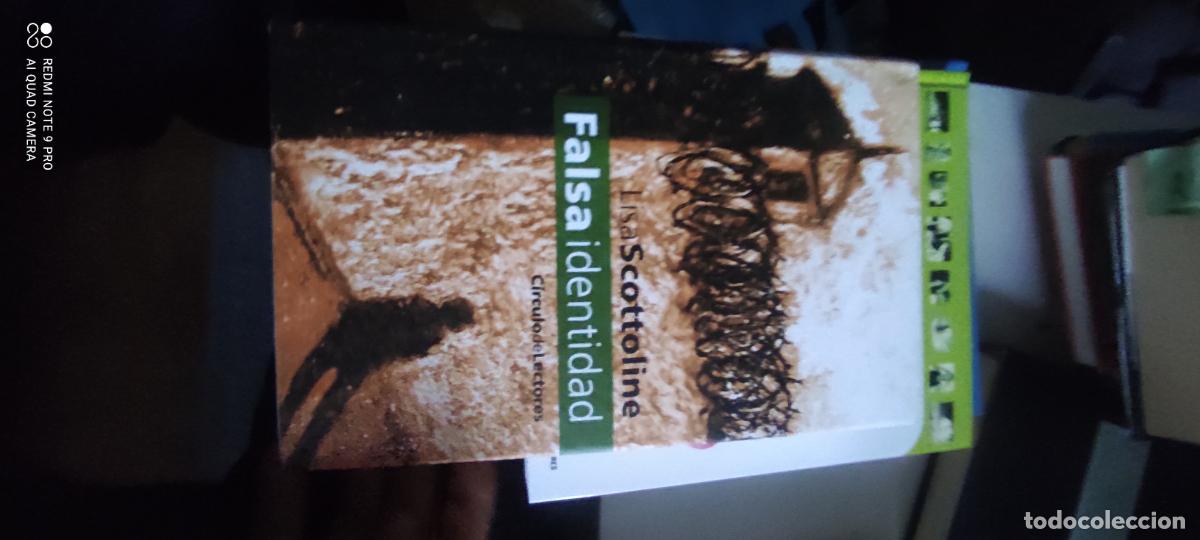 Libros de segunda mano: Scottoline. Falsa identidad