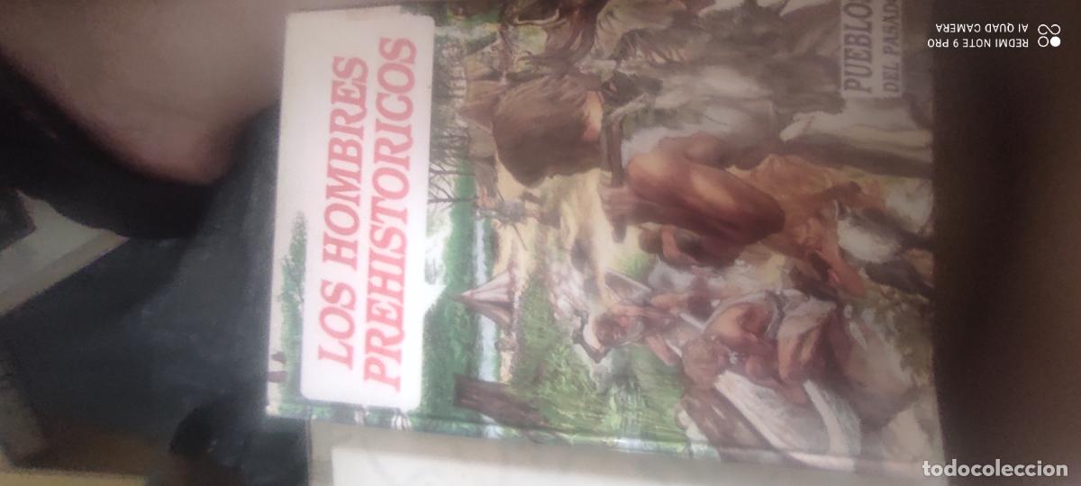 Libros de segunda mano: Los hombres prehist&oacute;ricos - Puebles del pasado n&ordm; 15 - Editorial Molino (1986)