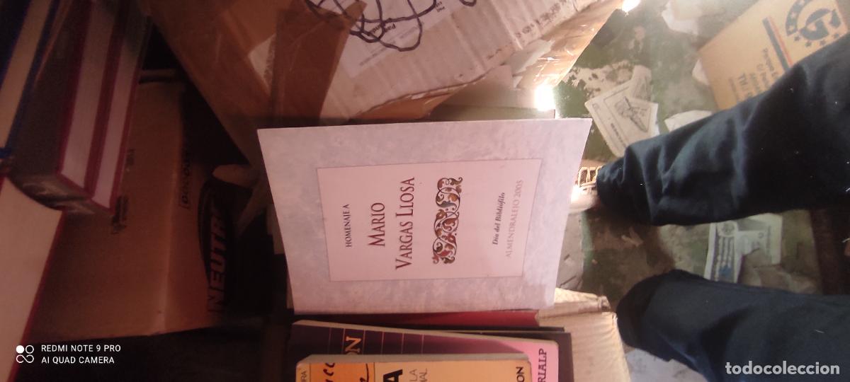Libros de segunda mano: HOMENAJE A MARIO VARGAS LLOSA. D&Iacute;A DEL BIBLI&Oacute;FILO. ALMENDRALEJO 2005. EXTREMADURA