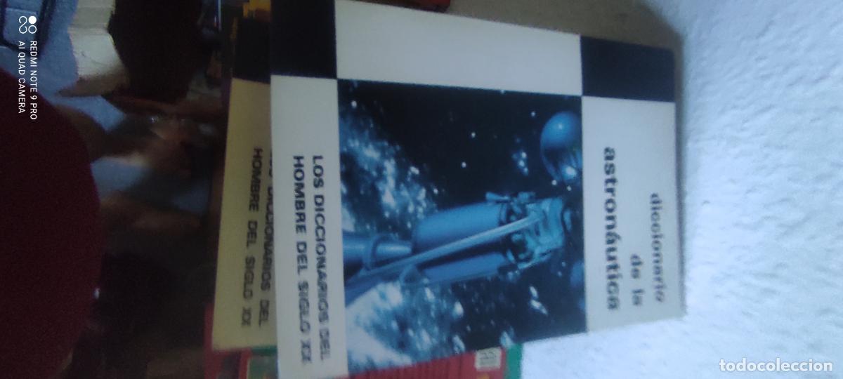 Libros de segunda mano: DICCIONARIO DE ASTRONA&Uacute;TICA (Tom&aacute;s de Galiana) Plaza Jan&eacute;s / Larousse, 1969 R&uacute;stica