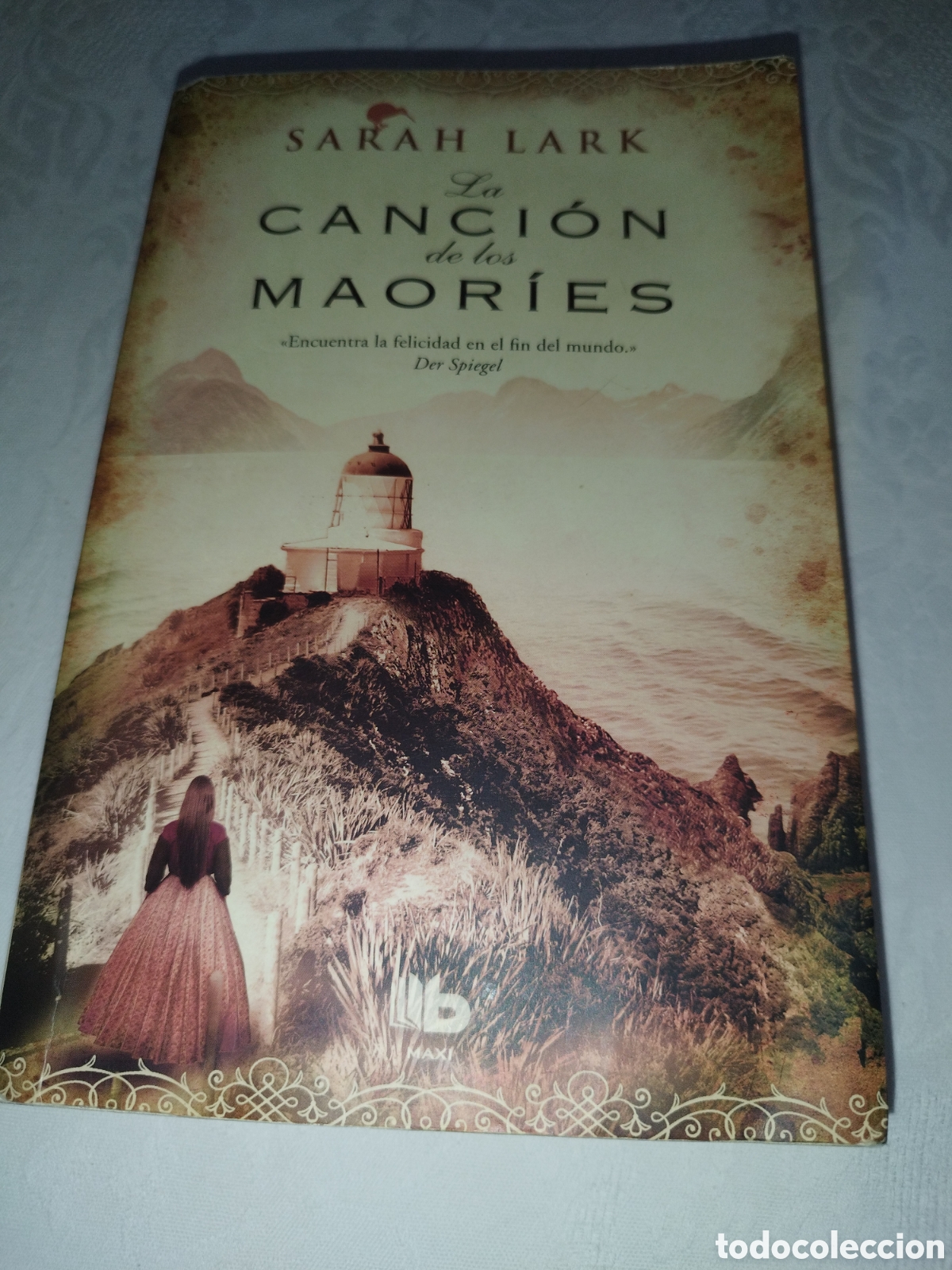 Libros de segunda mano: SARAK LARK: LA CANCION DE LOS MAORIES. ED. B., 2013.