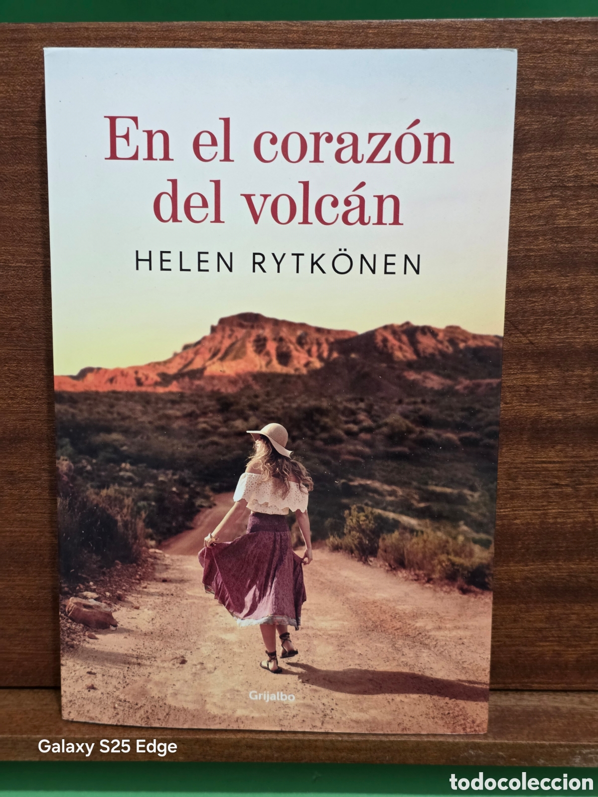 Libros de segunda mano: HELEN RYTK&Oacute;NEN...&rdquo;&rdquo;EN EL CORAZ&Oacute;N DEL VOLC&Agrave;N&rdquo;&rdquo;...GRIJALBO...2025...